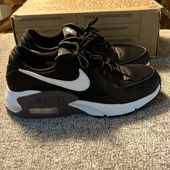 Nike Air Max Excee Women's Shoes - Picture 2 of 5